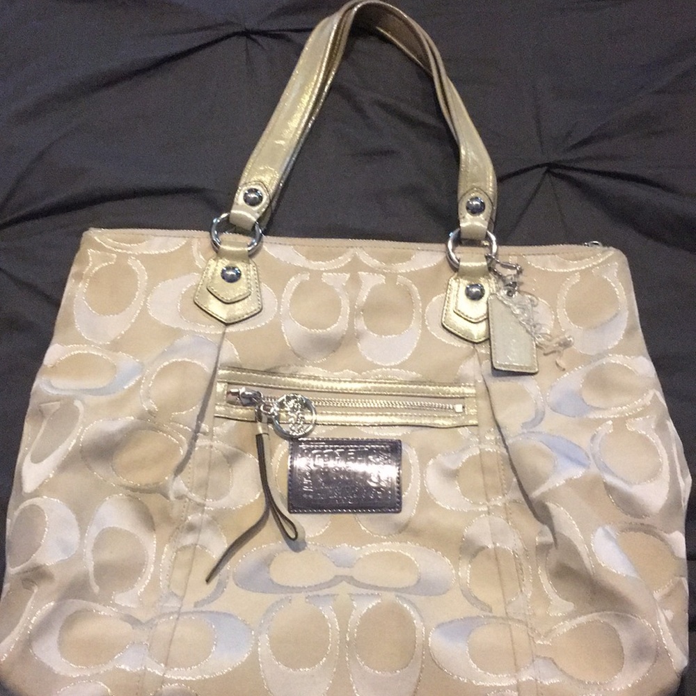 Coach Poppy Tote!